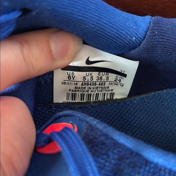 Nike React Blue and Red Sneakers Lightweight Design - Picture 5 of 5